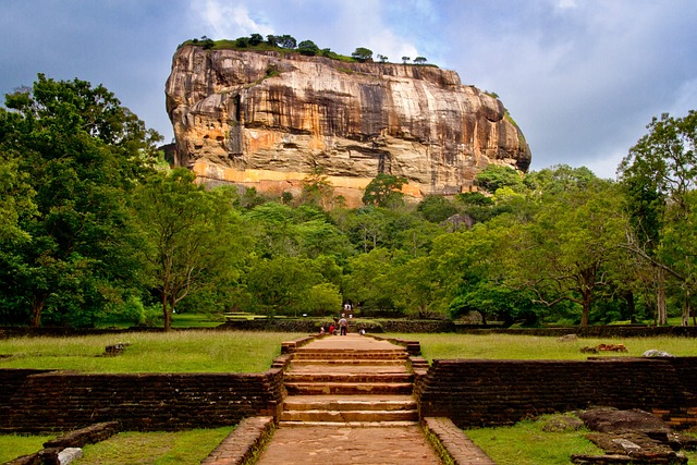 image from Rangiri Dambulla Cave Temple